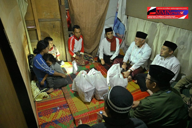 Singgah Sahur di Situjuah Batua, Gubernur Mahyeldi Salurkan Bantuan Bedah Rumah untuk Ical
