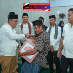 Wagub Vasko Salurkan Bantuan untuk Dua Masjid di Solok Selatan