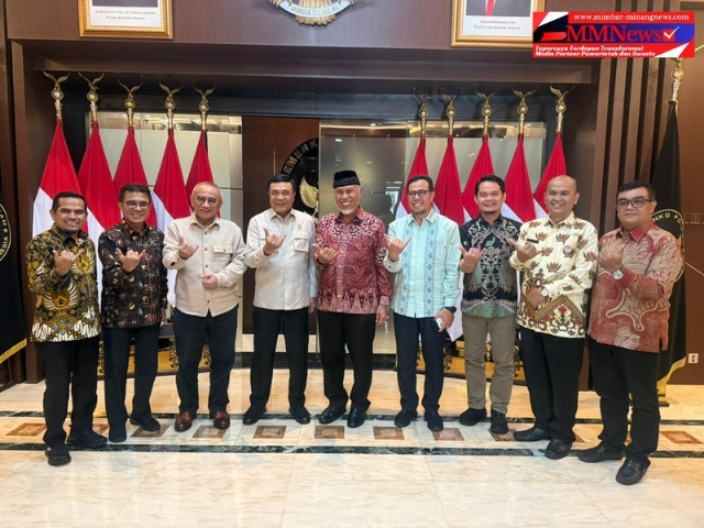 Perkuat Sinergi Pusat-Daerah, Gubernur Mahyeldi Audiensi dengan Menko Polkam